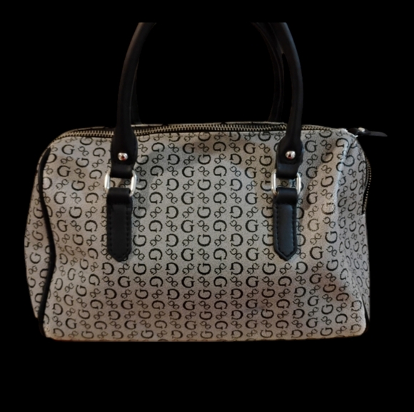 Guess purse - Picture 2 of 10